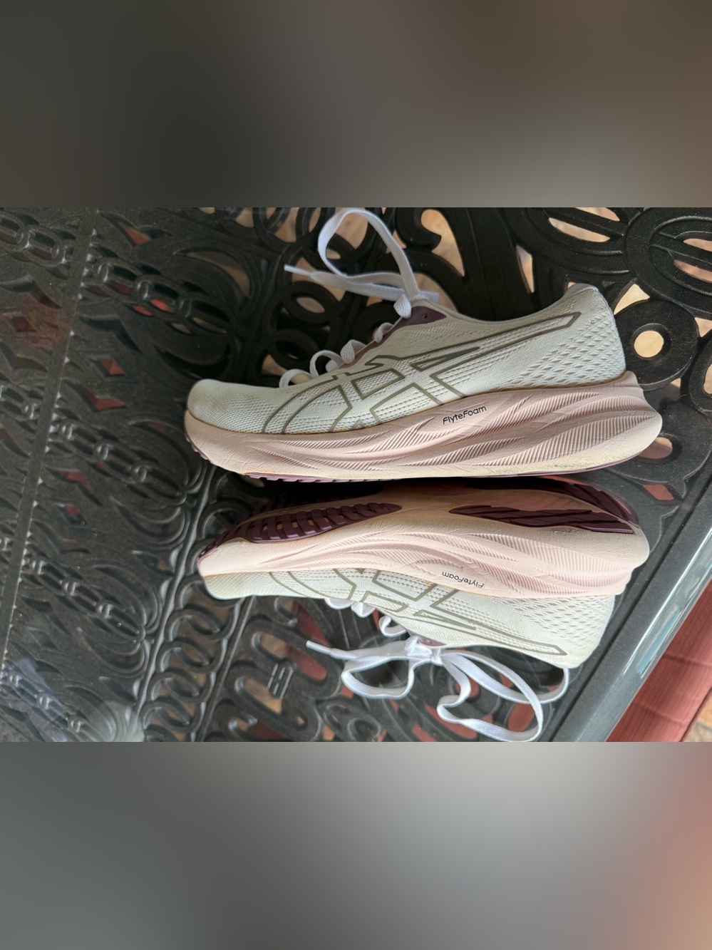 ASICS Women’s Flytefoam in Cream and Mauve size 9